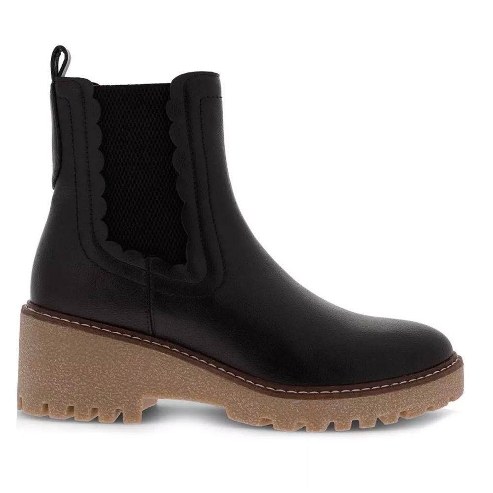MIA womens black Kellen Chelsea wedge boots size 7M